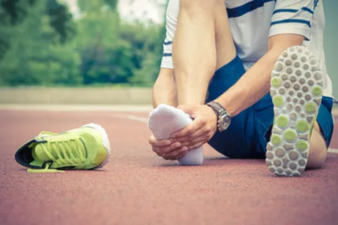 Góc tiếp khách và quầy lễ tân của Foot Care Saigon.